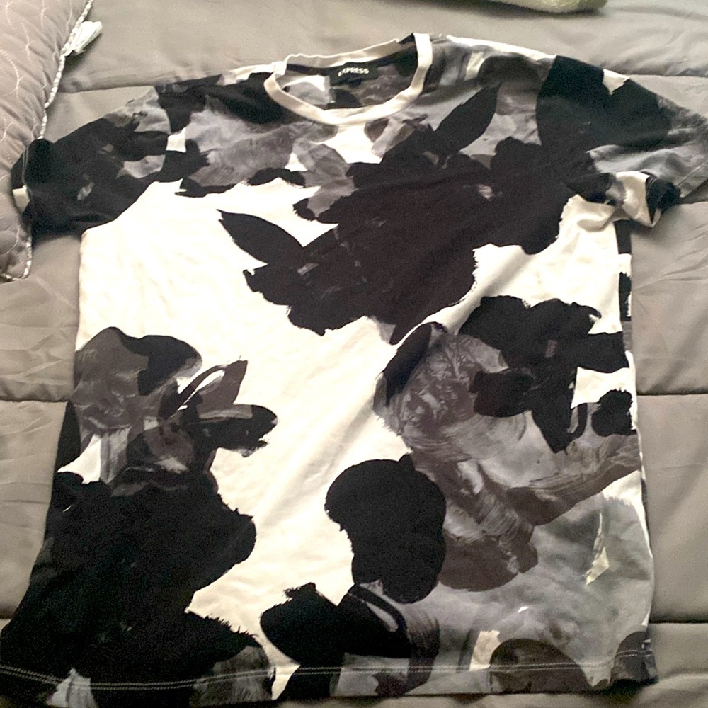 Express shirt medium